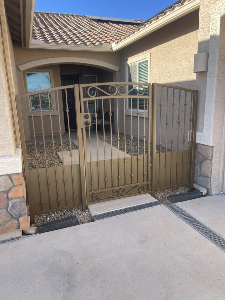Wood-look and black metal pedestrian side gate