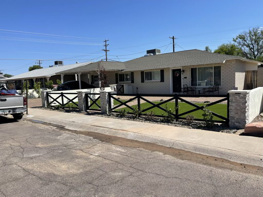 Custom metal fence with decorative pattern